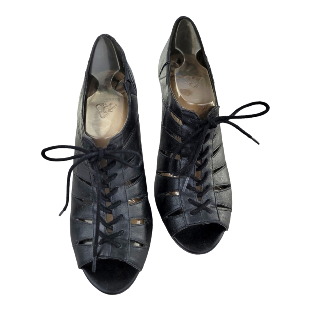 FERGALICIOUS Women's "ROXIE"‎ Block Heel Lace Up Shoe